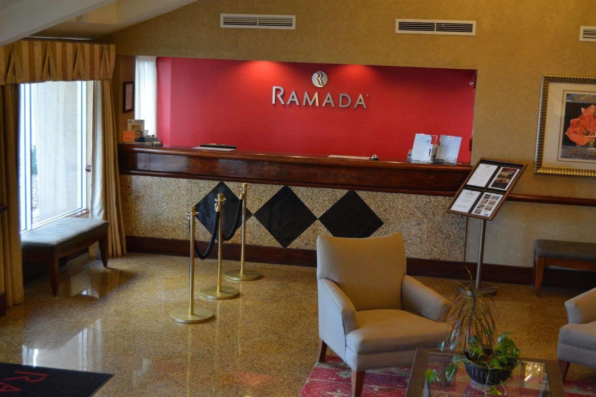 Ramada By Wyndham Wichita Airport Otel Dış mekan fotoğraf