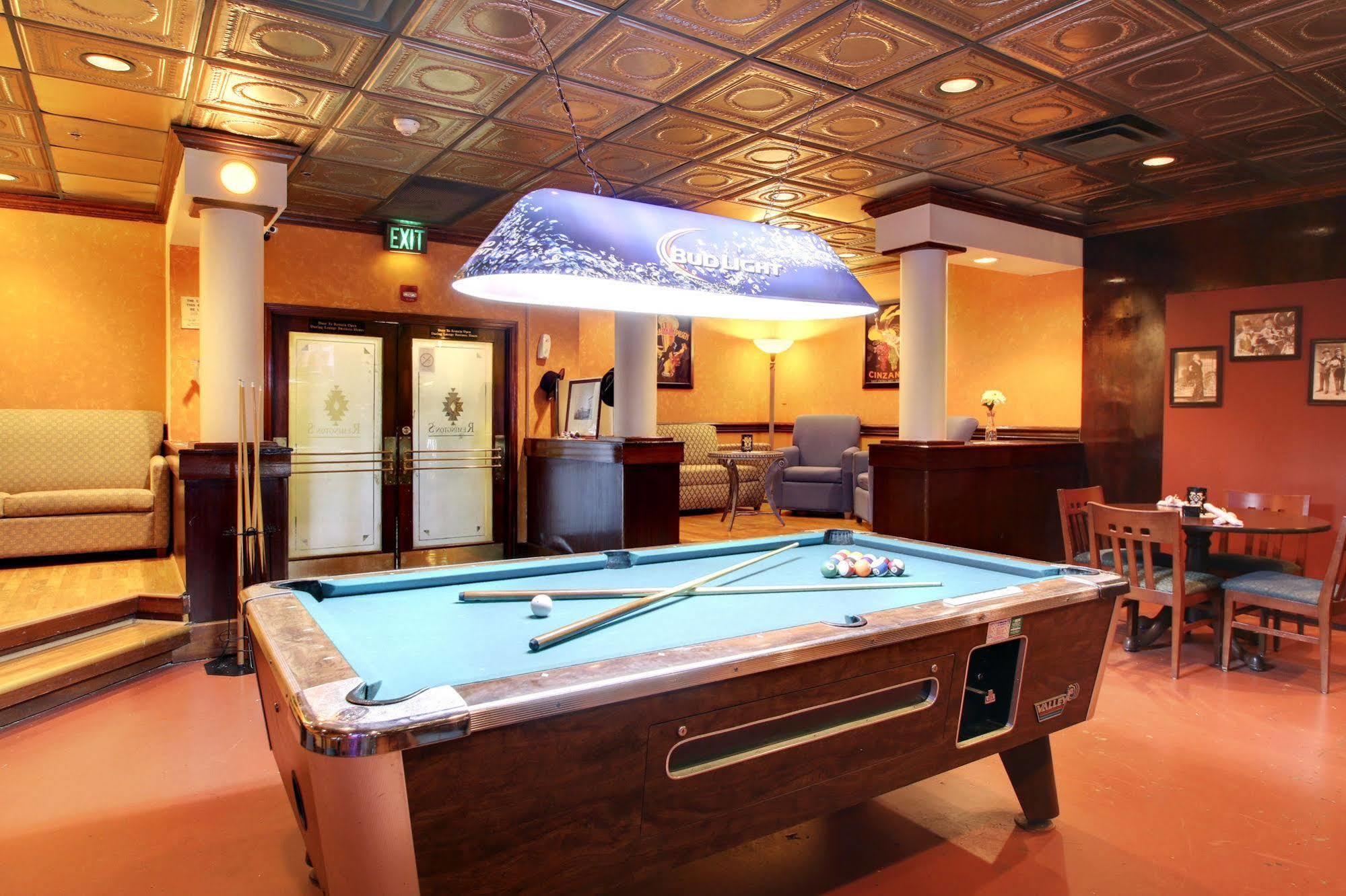 Ramada By Wyndham Wichita Airport Otel Dış mekan fotoğraf